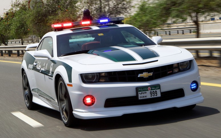 Почему в Дубае полиция ездит на суперкарах: полная история