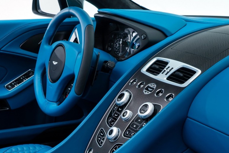 Aston Martin представил кабриолет Vanquish Volante [видео]