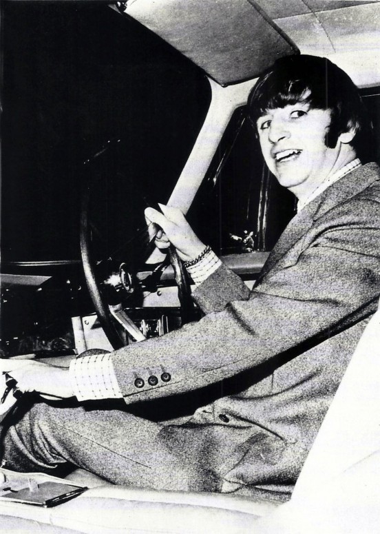 Спорткар барабанщика The Beatles выставлен на аукцион [фото]