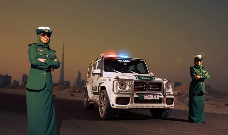 Brabus подарил для полиции Дубая 700-сильный \"Кубик\" [фото]