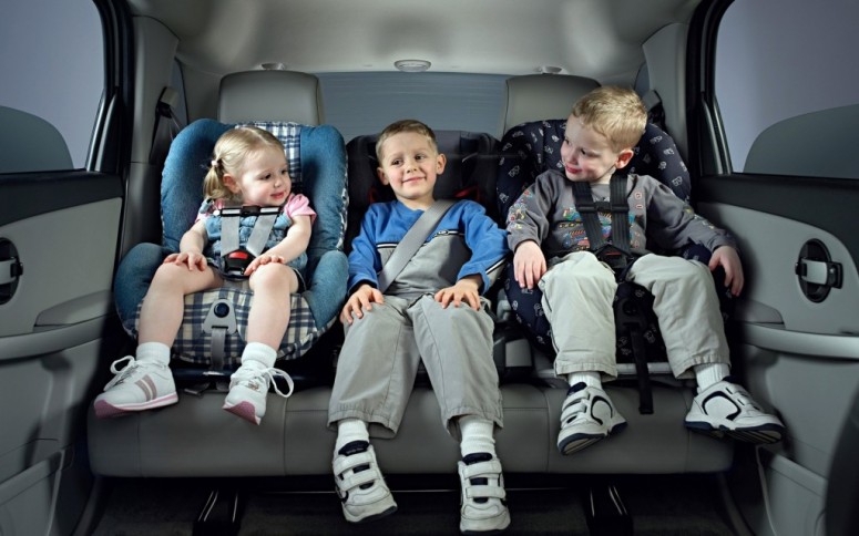 Исследования: дети в машине повышают риск аварии в 12 раз