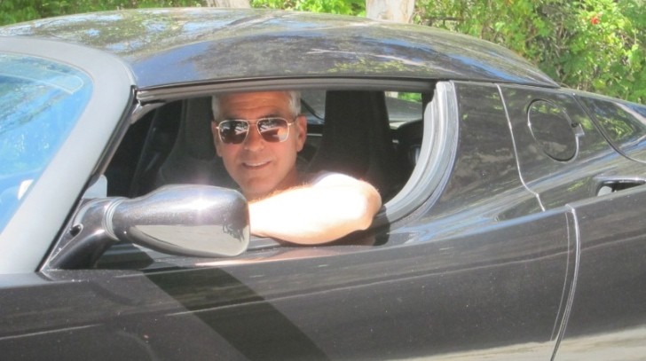 Джордж Клуни был разочарован своим Tesla Roadster