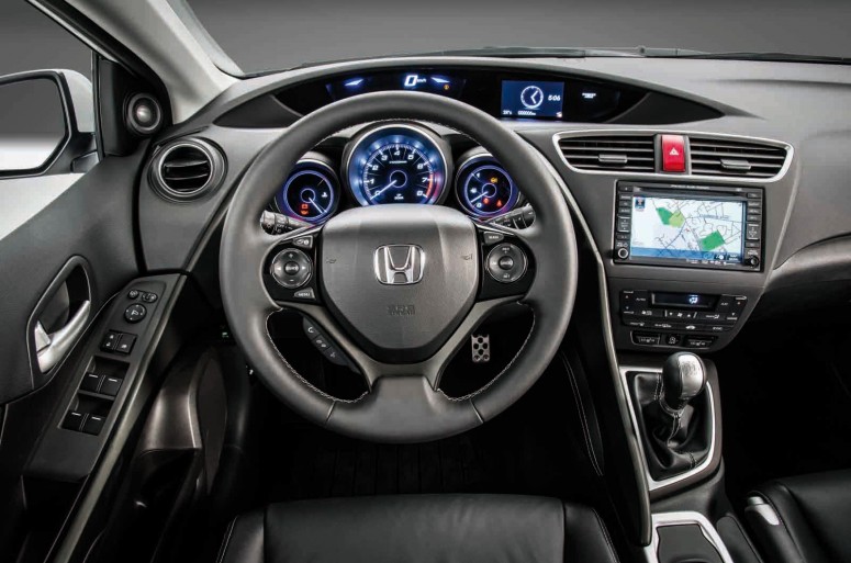 Хэтчбек 2014 Honda Civic претерпел динамические реконструкции