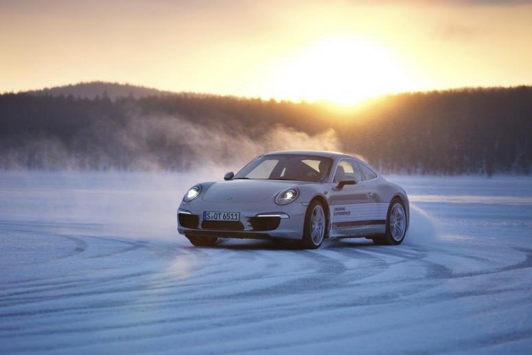 Porsche анонсировала зимнюю школу мастерства в Лапландии [видео]