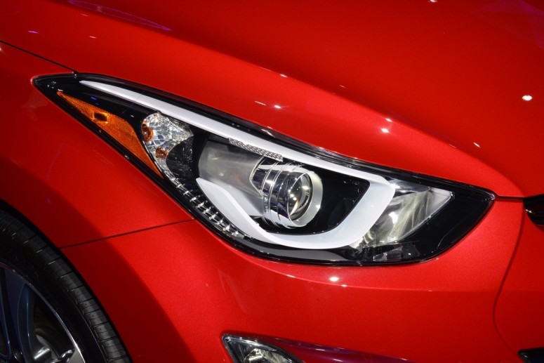 Обновленное трио 2014 Hyundai Elantra получило ценник [видео]