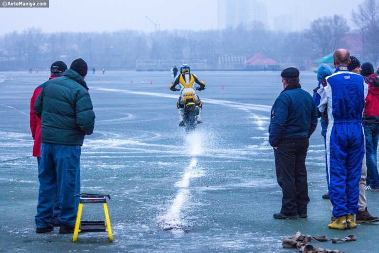 В Киеве устанавливали рекорд скорости на льду [фоторепортаж]