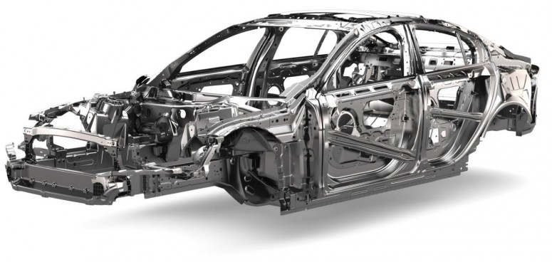 Jaguar XE станет самым инновационным седаном в своем классе