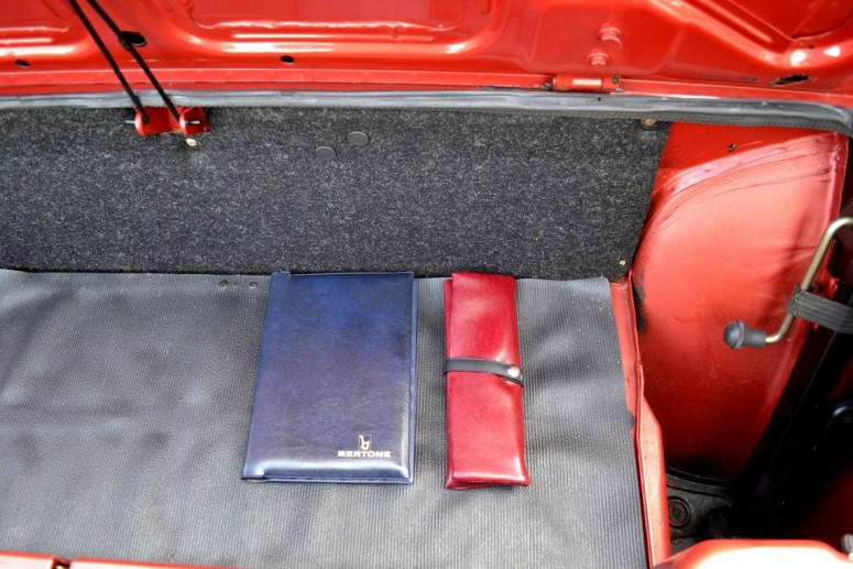 Ультра-редкий Bertone X1/9 с малым пробегом продадут на аукционе