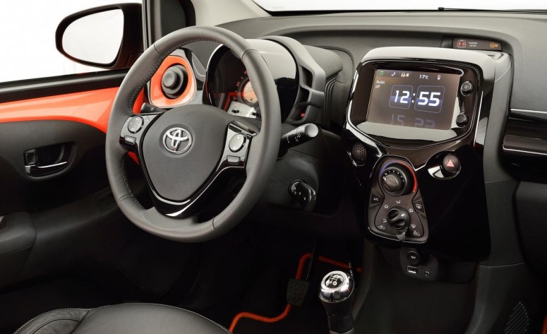 2014 Toyota Aygo: технические секреты нового ситикара