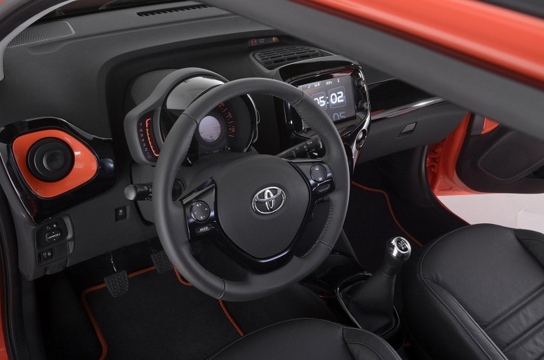 2014 Toyota Aygo: технические секреты нового ситикара