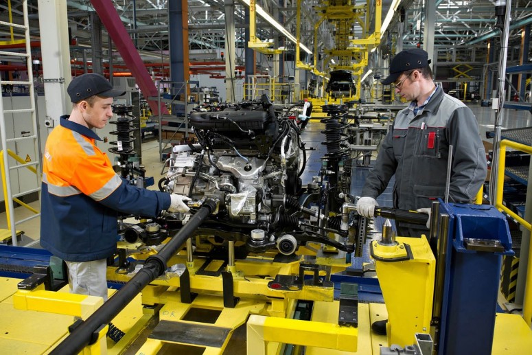 Ford сокращает производство в России
