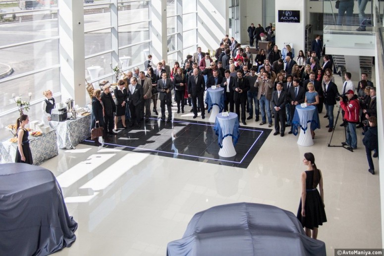 В Киеве открылся официальный автосалон Acura [фото]