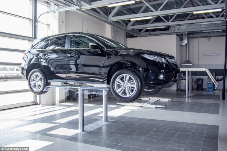 В Киеве открылся официальный автосалон Acura [фото]