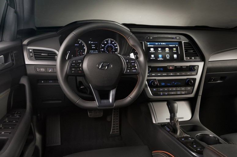 2015 Hyundai Sonata показали в Нью-Йорке [2 видео]