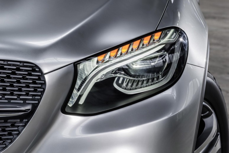 Mercedes Concept Coupe SUV показали вживую