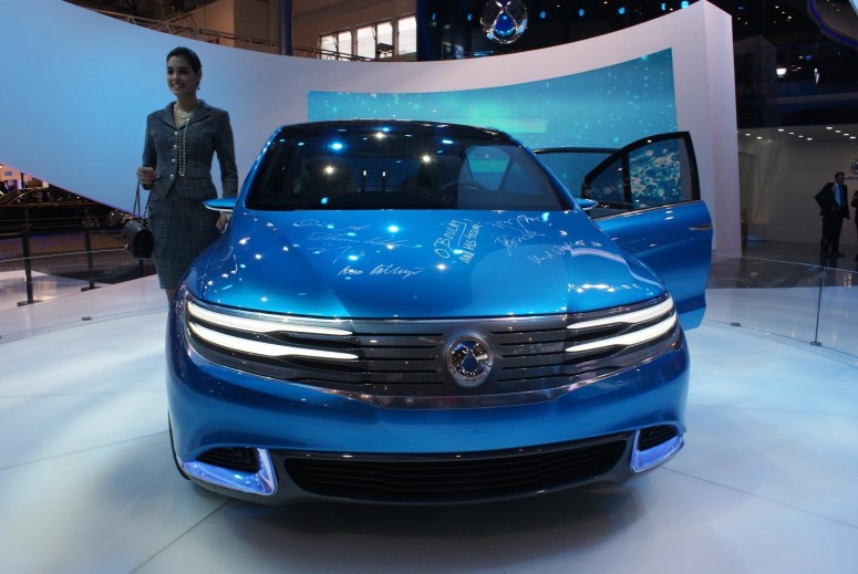 Совместное детище Daimler и BYD показали в Пекине