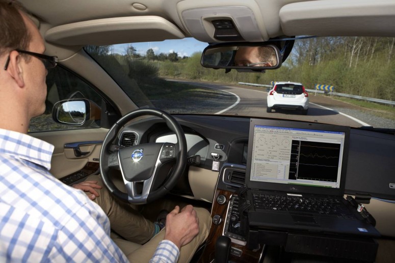 Volvo изучит китайскую манеру вождения, чтобы настроить свои системы