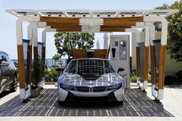 Солнечный навес BMW обеспечит \"чистой\" электроэнергией i3 и i8
