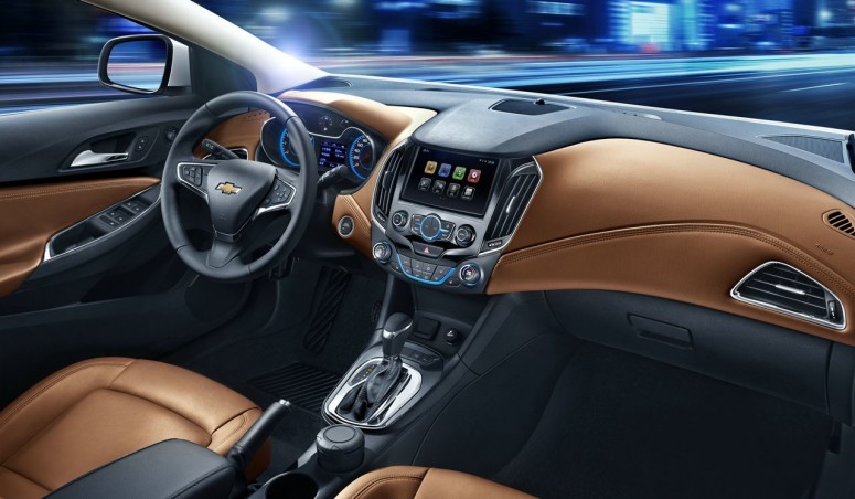 Интерьер Chevrolet Cruze 2015 стал богаче [фото]