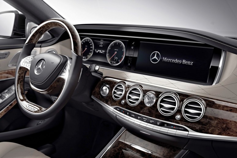 Mercedes S600 Pullman собирается затмить Rolls и Bentley [видео]