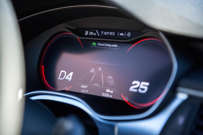 Audi тестирует автопилот в пробке [видео]