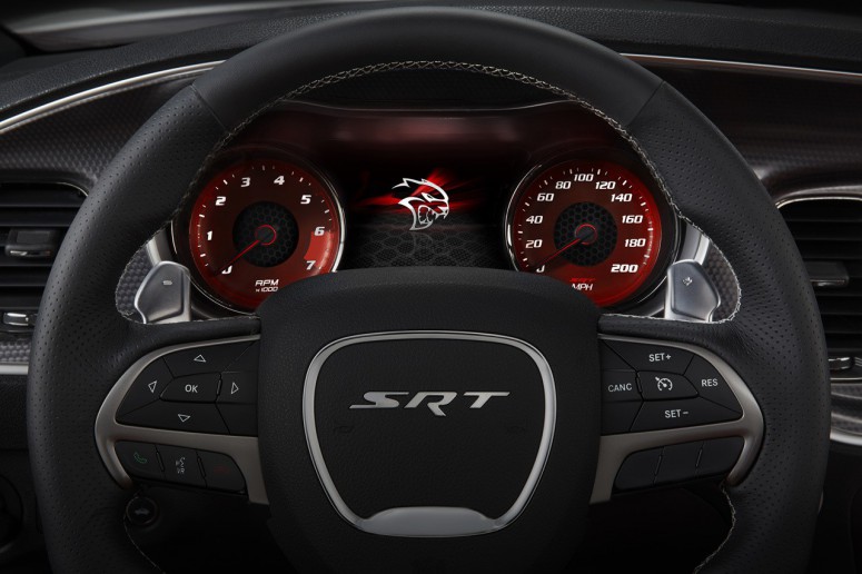 Dodge Charger SRT Hellcat: седан на «стероидах» [фото]