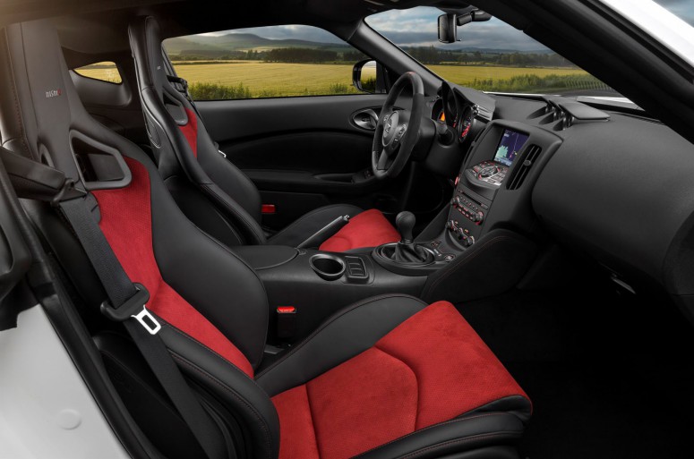 Обновленный Nissan 370Z Nismo придет в Европу в сентябре