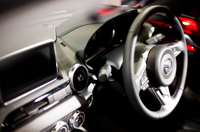 Mazda MX-5 2015 показали официально [фото & 2 видео]