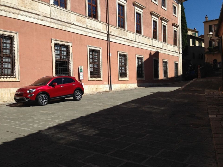 Первое изображение кроссовера Fiat 500X появилось в Сети