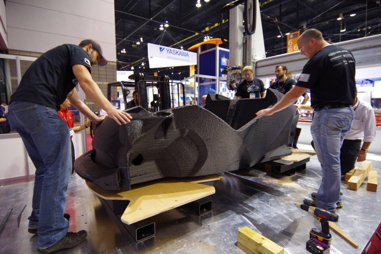 Первый в мире электромобиль полностью созданный на 3D-принтере