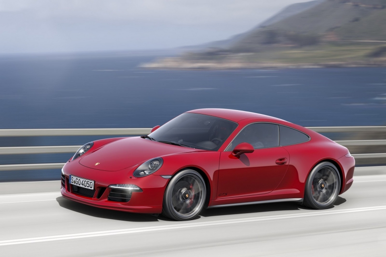 Porsche представил обновленные модели 911 GTS 2015 [видео]