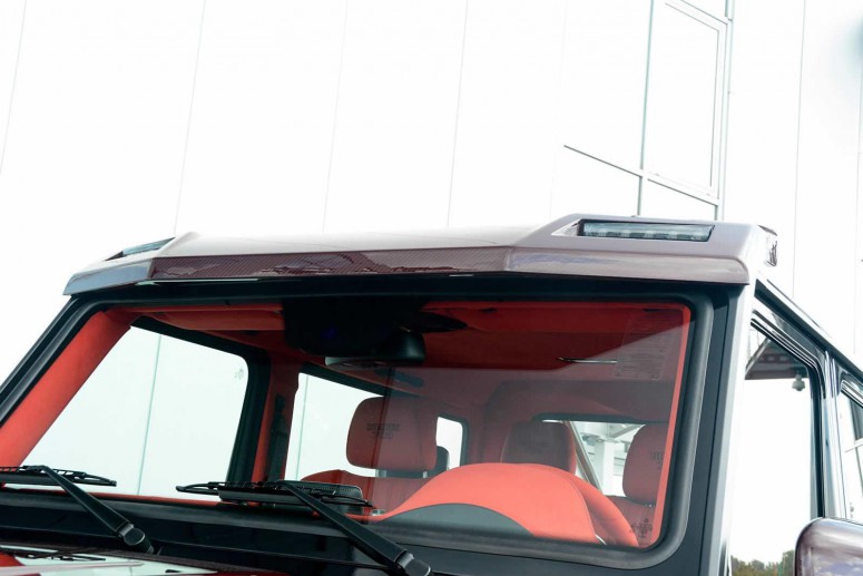 Brabus «зарядил» шестиколесный Mercedes красным карбоном [фото]