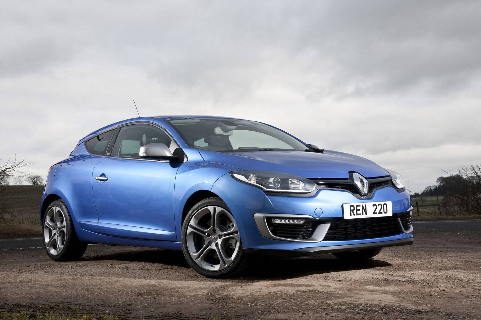 Renault расширило ассортимент Megane спортивным GT 220 - 1