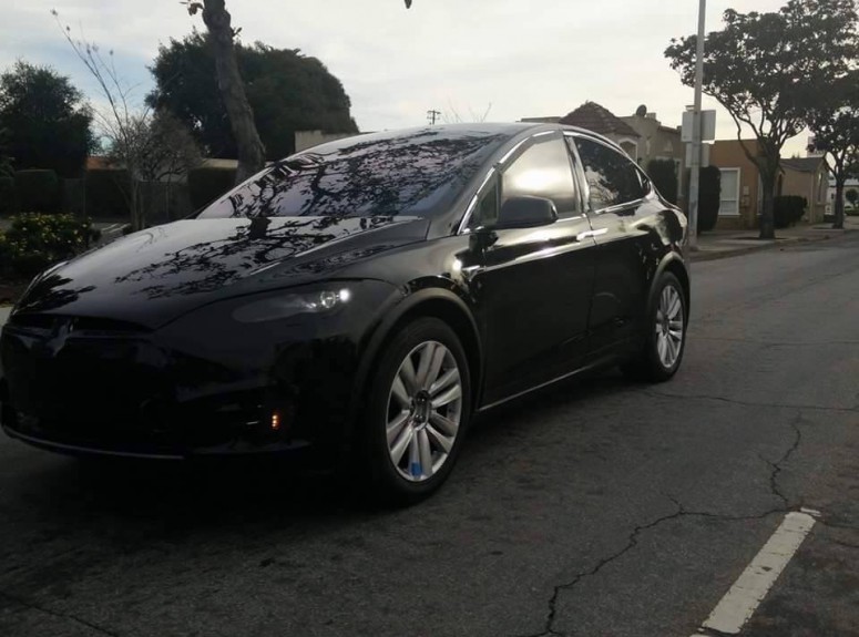 Tesla приступила к тестам своего первого кроссовера Model X [фото]