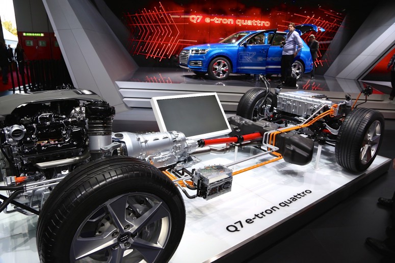 Дизель-электрический Audi Q7 проезжает 1400 км без дозаправки