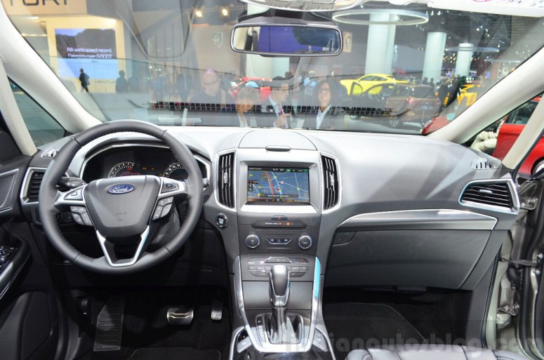 2015 Ford S-MAX с новыми технологиями придет этим летом